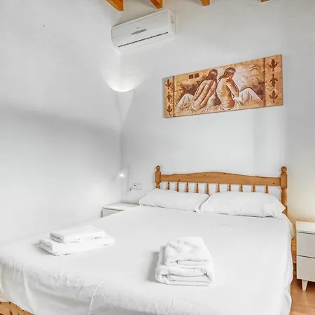Celeste Cala En Porter (Menorca)