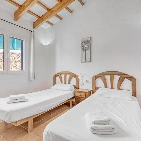 Celeste Cala En Porter (Menorca)