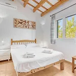 Celeste Cala En Porter (Menorca)